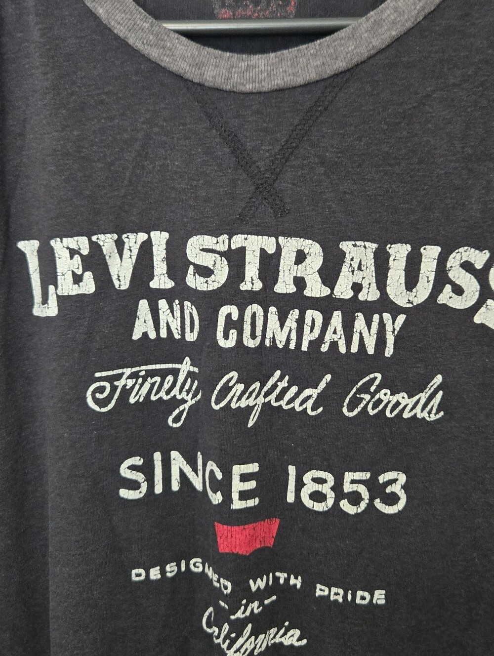 Levi Strauss Grapic Black Body with Gray Raglan Long-Sleeve Tee Lg Mens Xlnt. - Picture 2 of 8